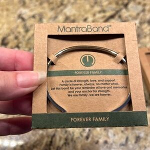 Mantraband FOREVER FAMILY NIP